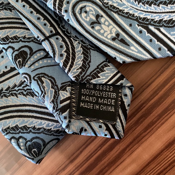 Alexander Julian Colours Men’s Blue Paisley Tie - Picture 5 of 5